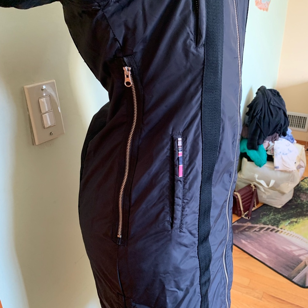 Instead coat with hidden hood and two packets - Picture 5 of 8